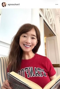 アグネス・チャン70歳、ショーパンあわせたカジュアルコーデ　変わらぬ美貌に衝撃...「大学生みたい」