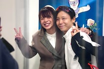 高木菜那さん、国民栄誉賞受賞の妹・美帆さんをツーショットで祝福　「妹に服を買ってあげる姉」自画自賛も？