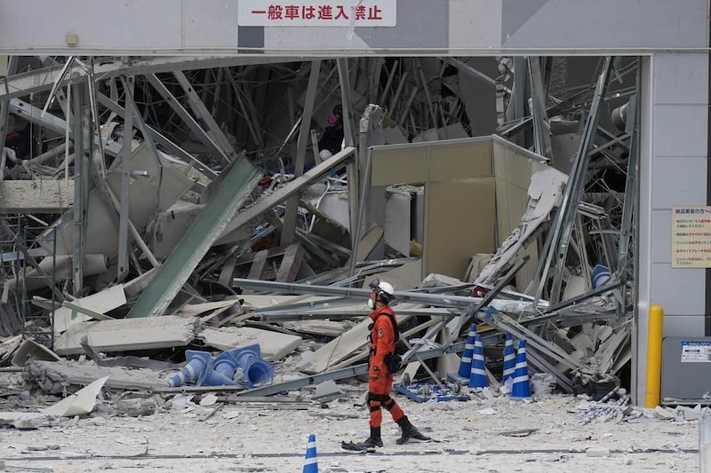 爆発後のイオンモール熊本（写真：AP/アフロ）