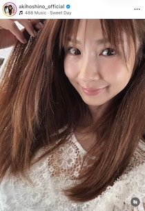 ほしのあき、黒ノースリ×デニムのコーデで...オトナかわいさ限界突破　「めっちゃ可愛い」「いつまでも若い」