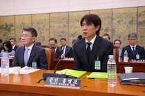 W杯は終わったのに...韓国代表ホン・ミョンボ前監督が国会で謝罪、SNS衝撃「公衆の面前で追及などあり得ない」