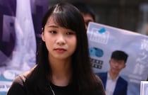 「うらぁああ！　開けろぉ　破壊するぞ」警察の家宅捜索　周庭さん「すごく似たようなものを経験したことが」