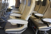 家族旅行の機内で「パパだけ別席」あり？　5児の父・エハラマサヒロが明かした座席配置の理由