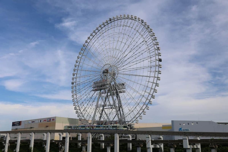 運休したままとなっている「オオサカホイール」(2026年7月、大阪府吹田市)
