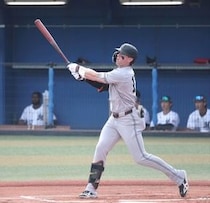 1軍昇格即スタメンも３三振　巨人・キャベッジに「来季の契約延長」あるのか