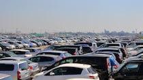 ▼“ランクル”でも“アルファード”でもない…「日本でもっとも売れた中古車」ランキング