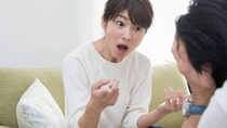 ▼母さんの自業自得だよ…夫から「自宅」と「現金1,000万円」を勝ち取って離婚した54歳・専業主婦、離婚後に待ち受けていた“現実”に呆然