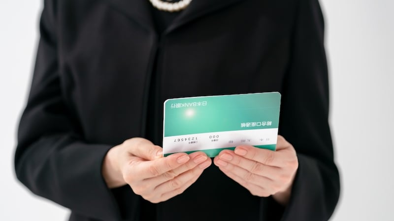 「葬儀費用」がありません…親の死後、即凍結された「親の銀行口座」をどうすれば【司法書士が解説】