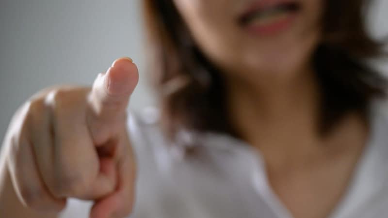 まるで私が悪者みたいじゃない…父のため介護離職した56歳長女の叫び。54歳弟が帰省した途端「遺産を分けろ」と迫った理由【FPの助言】