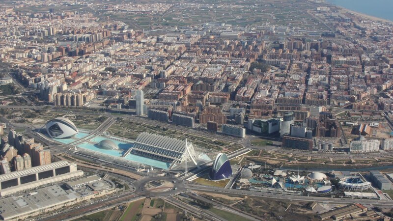 住民票を抜き、保険証を返し、マイナンバーカードを失効させ…53歳、貯金250万円で日本を去ったバツイチ女性が「たどり着いた場所」