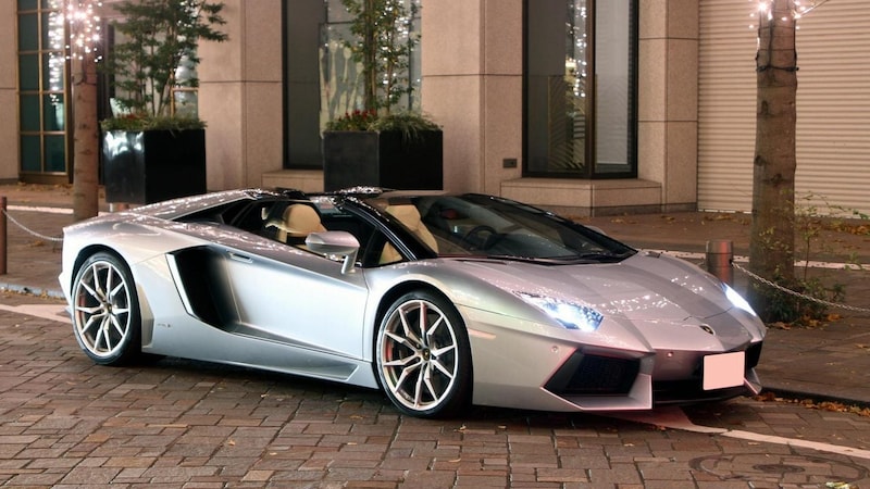 資本家が「寝ている間」にも、ブランド価値が高収益を生む…？インフレ下でも〈フェラーリ〉が強いワケ