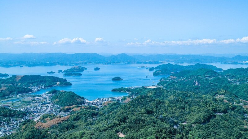 箱根でも草津でもない…5万人が選んだ「絶景が楽しめる温泉」TOP3【ランキング】