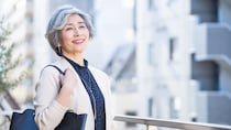 50代女性の“3割”が独身、半数は寿命90歳超え…想像以上に長い「おひとりさま人生」。彼女たちが「老後資金」のためではなく、働き続ける本当の理由