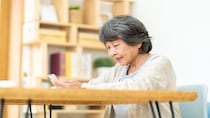 ▼悔やんでいます…82歳母の「やさしい嘘」を真に受けた、54歳長男の涙