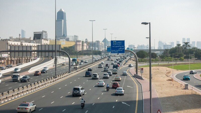 ドバイのタクシー90%がトヨタ「走行100万キロでも壊れない」…日本製品に対する〈深い信頼〉の行方