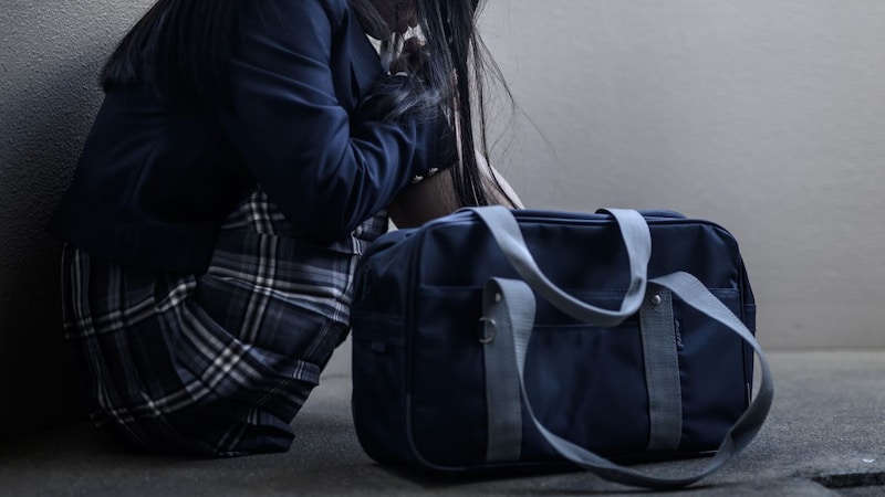 母親に受け入れてもらえない…「パパ活」「闇バイト」に“疑似家族”を求める不登校児の本音