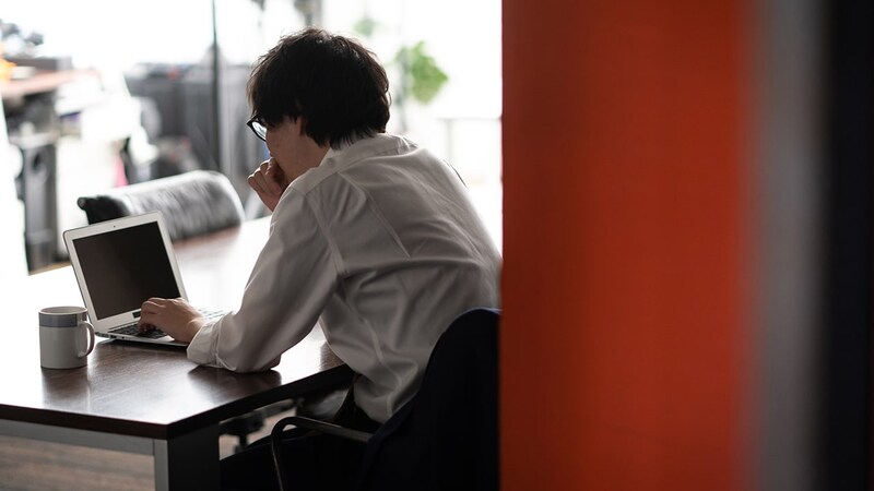 このまま続けていいのだろうか?損益マイナスでも給料を注ぎ続ける日々…「億り人」になった私が〈投資人生の冬の時代〉を乗り越えられたワケ