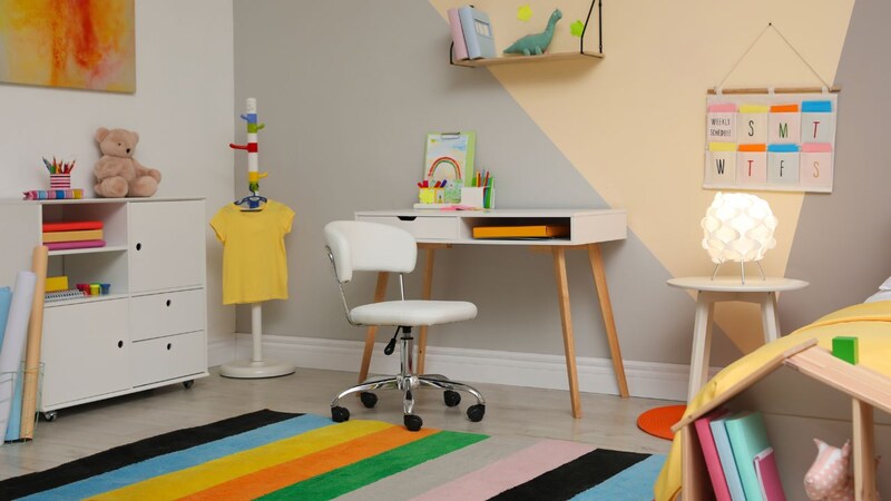 〈世帯年収1,320万円の30代夫婦〉8,000万円で理想の家を新築、大喜びも…2年後に“誰もいない”子ども部屋をみつめて落胆。待ち受けていた「想定外の未来」