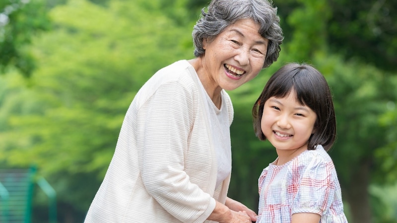 「おばあちゃん大好き!」年金生活でも渡してしまう孫へのお小遣い…“財布扱い”されないための「愛ある断り方」
