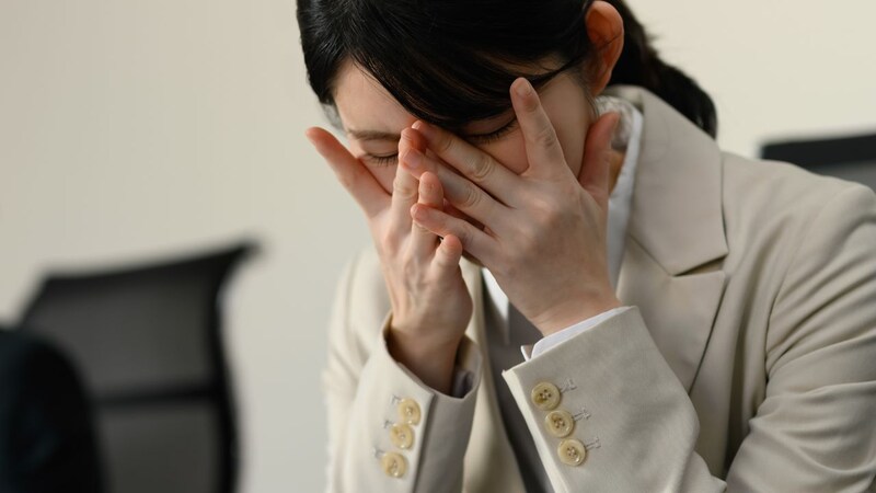 真面目に働いてきたのに…コツコツ請求書処理をしてきた事務員、涙の失職。AI革命による新たな格差社会”と“残酷な現実”