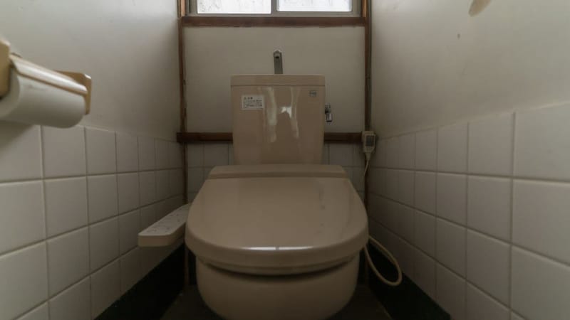 年金月9万円、「孤独死」から3ヵ月後に発見された81歳生涯独身の叔父…トイレに貼られた「カレンダー」の裏側に、甥っ子が全身を震わせ衝撃を受けたワケ