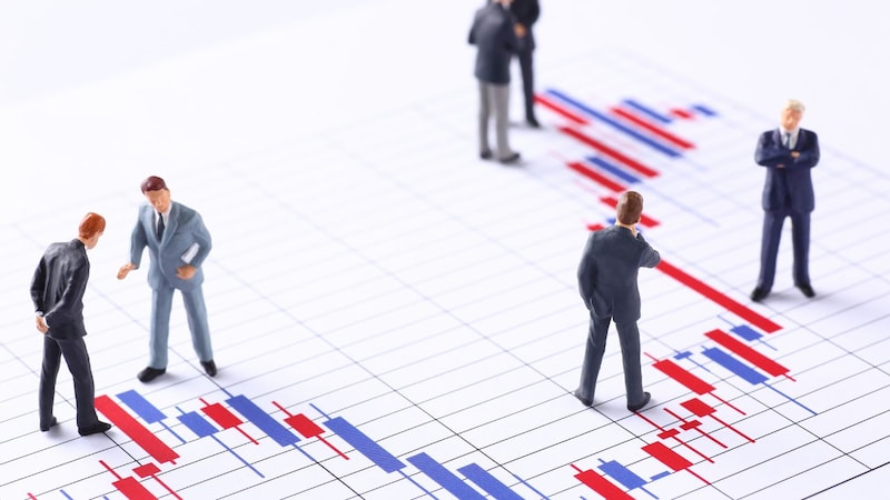 日本の富裕層は何に投資している?〈資産10億円超〉経営者の事例から紐解く「リアルな投資戦略」【現役プライベートバンカーが解説】