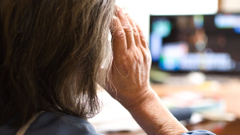 「そんなの絶対に嫌よ！」最近アザ・擦り傷が増えた“年金月14万円”84歳一人暮らしの母が、娘の提案した〈見守りカメラ〉に激怒。ネット未通の実家に立ちはだかる“通信費の落とし穴”に娘も絶句【FPが解説】