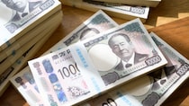 実家帰省で腰を抜かしました…年金6万円・85歳父の通帳を興味本位で覗いた50歳次女、〈出金1,000万円〉に仰天。父「タンス預金をしていたんだが…」続きの話に大後悔【FPが警鐘】