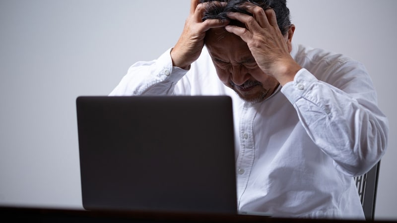 自分が恥ずかしい…老後資金1,100万円喪失の60代元メガバンカーが嘆き。「お金の知識はある」自信満々が一転、“銀行員としての面目丸つぶれ”のワケ【CFPが解説】