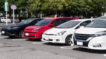 経営する「アパート」に知らない車が…「無断駐車」を撤去する方法【弁護士が解説】