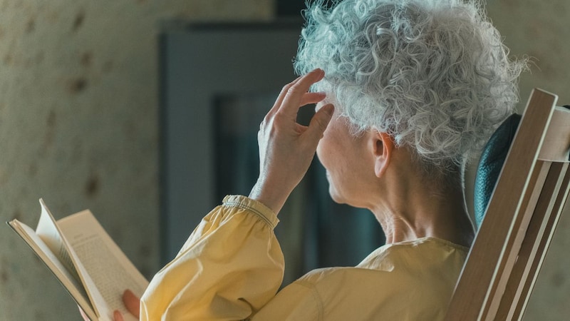 私のほうが全部「上」なのに…都内在住・資産6,000万円・年金月30万円の76歳主婦。勝ち組人生のはずが、地方で暮らす“普通の妹”に抱く「ただならぬ感情」【FPの助言 】