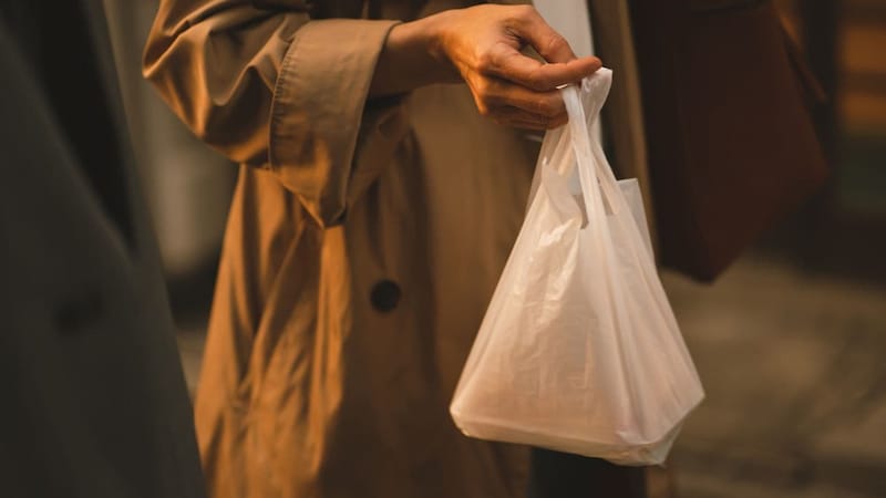 「私、なんて怠け者なんだろう…」〈年金12万円〉73歳女性の罪悪感。スーパーはしごを辞めて「近所のコンビニ」に通うワケ