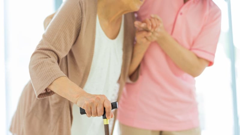 母さん、一体どうしちゃったんだよ…年金月12万円・認知症の兆しは一切ない“気遣いの母”、老人ホームに入って「ひと安心」のはずが、まさかの異変。息子が下した最終決断【CFPが解説】