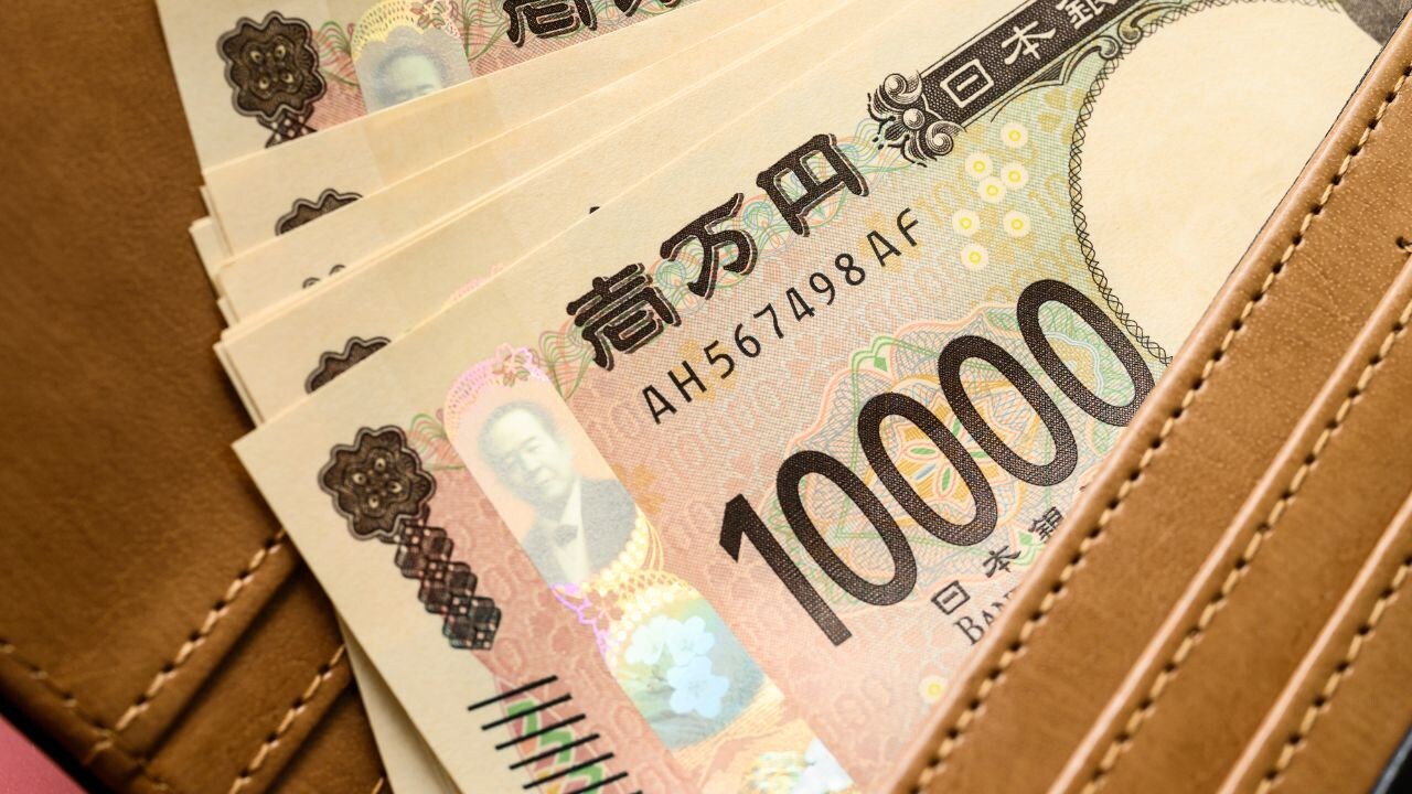 どれだけキャッシュレス化が進んでも…43歳長男驚愕。年収3,000万円