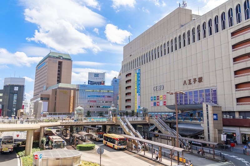 （JR八王子駅前／PIXTA）