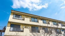 お兄ちゃん嘘でしょ…48歳妹、驚愕。“10円も惜しい”質素な暮らしぶりの兄が急逝、机から出てきた「とんでもない秘密」