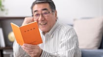 60歳からが「年金増額」のチャンス！定年後も働き続けると、年収100万円につき〈年間5,500円〉上乗せされるワケ【FPが「老齢厚生年金」を解説】