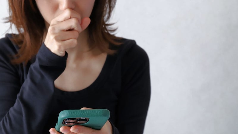 月収の3分の2「47万円」受け取れるはずじゃ…月収70万円・45歳会社員夫が〈うつ病〉で休職。翌月、妻が「夫の給与明細」を見て打ちひしがれたワケ【FPが“傷病手当金の落とし穴”を警告】