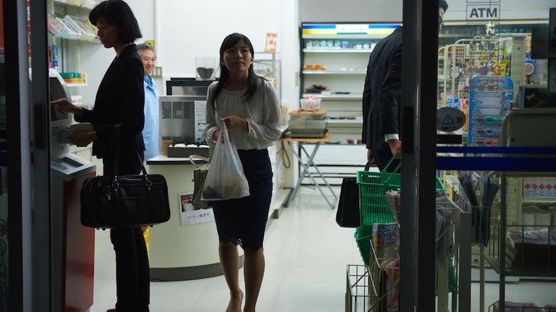資産数百億円の超富裕層が明かす…凡人と億万長者で残酷なほど差がつく「定時後の過ごし方」