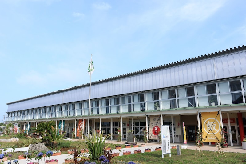 （道の駅保田小学校（千葉県鋸南町）／PIXTA）