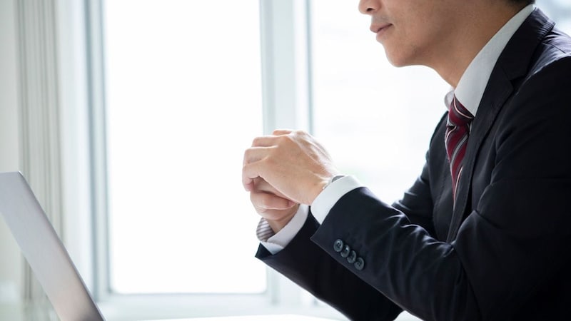 ゆくゆくは高級老人ホームへ…「早期退職」を画策する55歳独身サラリーマン、年金受給まで〈現金4,000万円〉で逃げ切って目論む「余裕の老後」