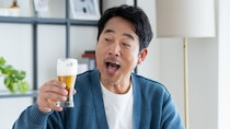 昼過ぎに起きて、ビール片手に映画鑑賞…〈退職金3,000万円〉提示に早期リタイアを即決した51歳独身男性の「自由すぎる毎日」