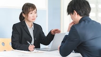 年度末「俺の評価、そんなに低いの？」と衝撃。本人が知らないうちに評価が決まる“日本の職場”…世界最大級のコンサルとの決定的な差、マッキンゼー社員が会議終わりに必ず上司へ伝える「ひと言」