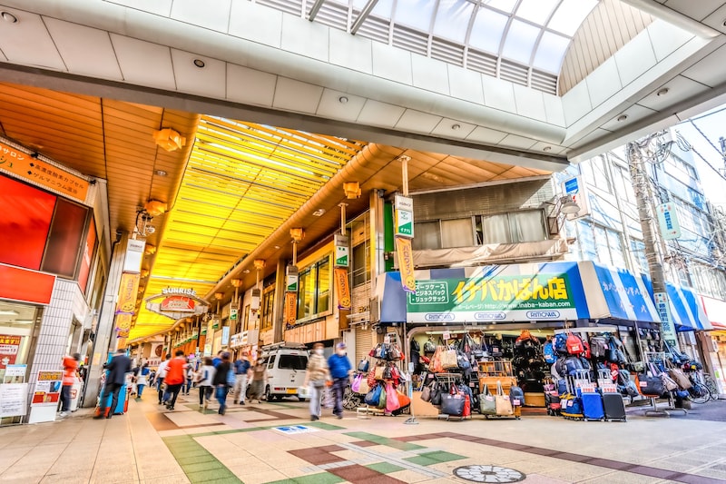 （大田区・蒲田駅前商店街／PIXTA）
