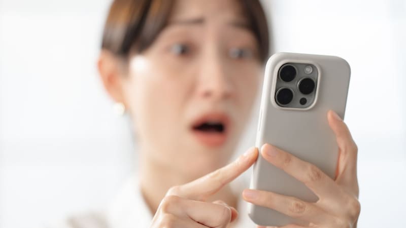 「失業保険を先にもらったせいで…」適応障害で退職した〈年収500万円〉48歳女性が絶望。離職票を握りしめ向かった窓口で〈痛恨のミス〉【社労士が「傷病手当金」を解説】