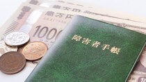 「最低63万円の年金」をもらい損ねないために…定年退職を控えるサラリーマンに「健康診断・人間ドックの受診」を勧めるワケ【FPが「障害厚生年金」を解説】