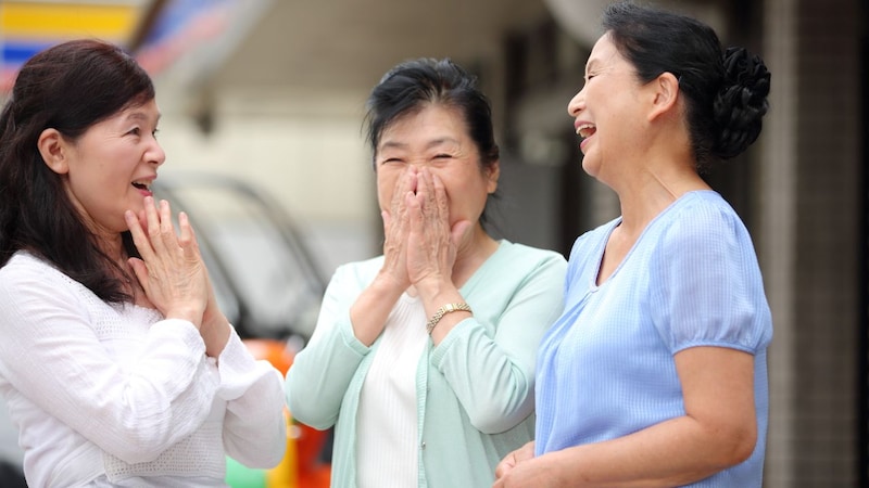 「お母さん、いまの話、なに？」都内で暮らす月収57万円・42歳娘、激怒。地方の公営団地暮らし・年金11万円・非課税世帯の66歳母による〈笑えない冗談〉