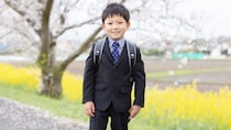 「全部、家族のためだった」月収250万円の45歳父。港区のタワマンに住み、6歳の息子は私立小学校通いも…新品のランドセルで笑う息子を前に、内ポケットへ隠した〈税務署からの差押予告〉