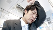 「年金は半分消えるらしい…」月収62万円・45歳会社員父、〈80歳ローン完済〉に怯えながらも月15万円返済・新築マイホームを買ってしまった“不動産会社からの助言”【FPが解説】