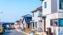 家を買ったよ！“50年ローン”で…世帯年収600万円・29歳息子からの浮かれた報告に63歳父、絶句。「4,000万円のマイホーム」、息子65歳で撃沈する「まさかの返済額」【FPが解説】